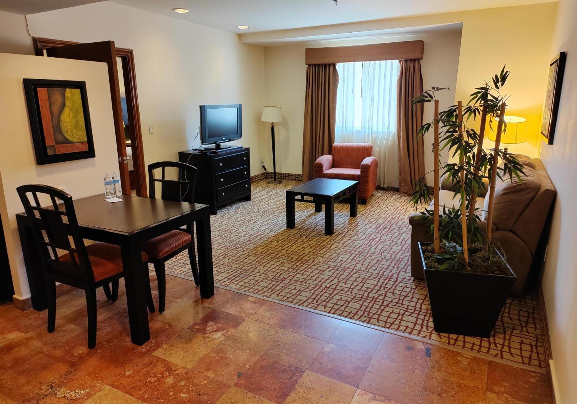 Hotel Wyndham Garden Torreon Tecnologico Extérieur photo